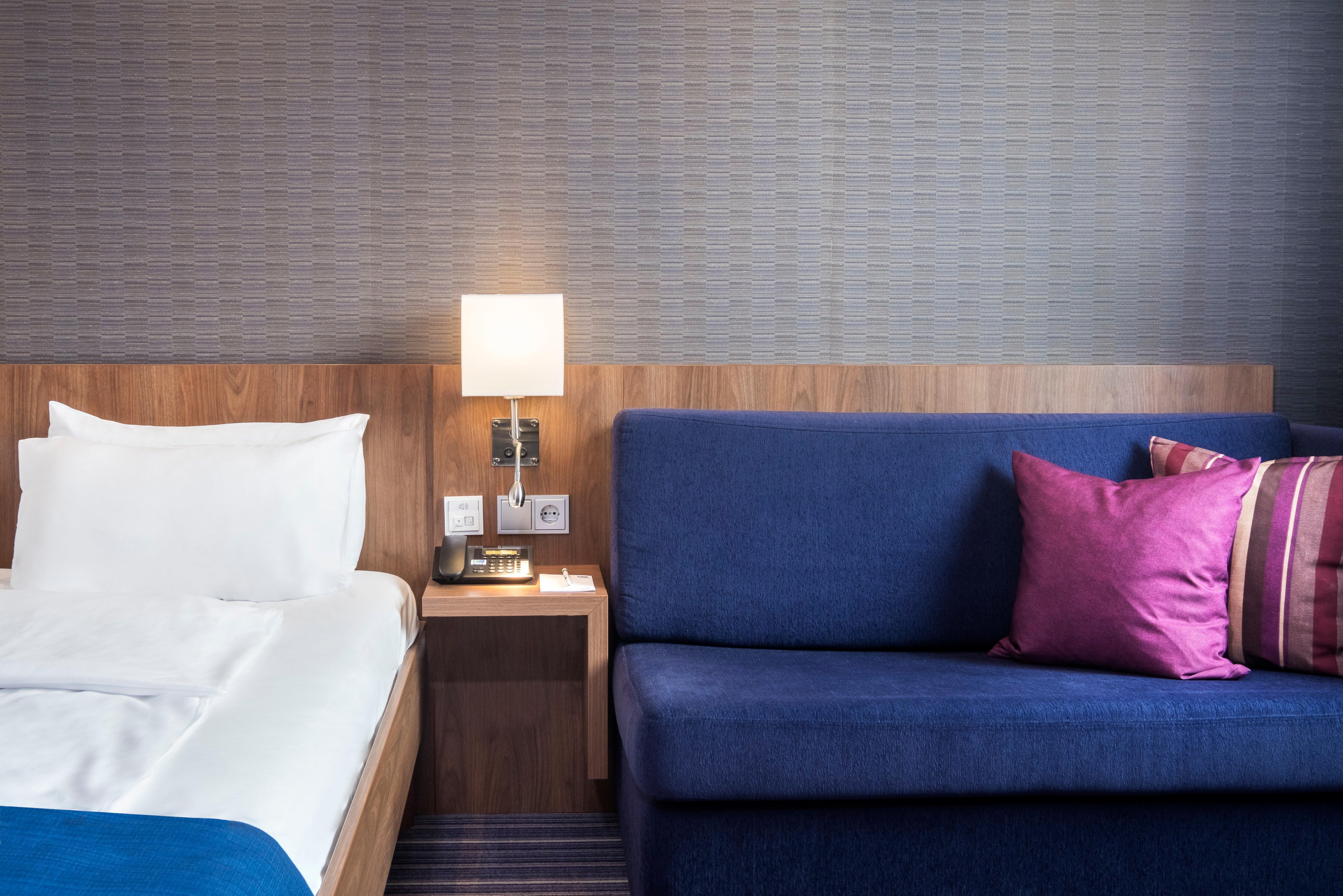 Express By Ihg Hotel FDH