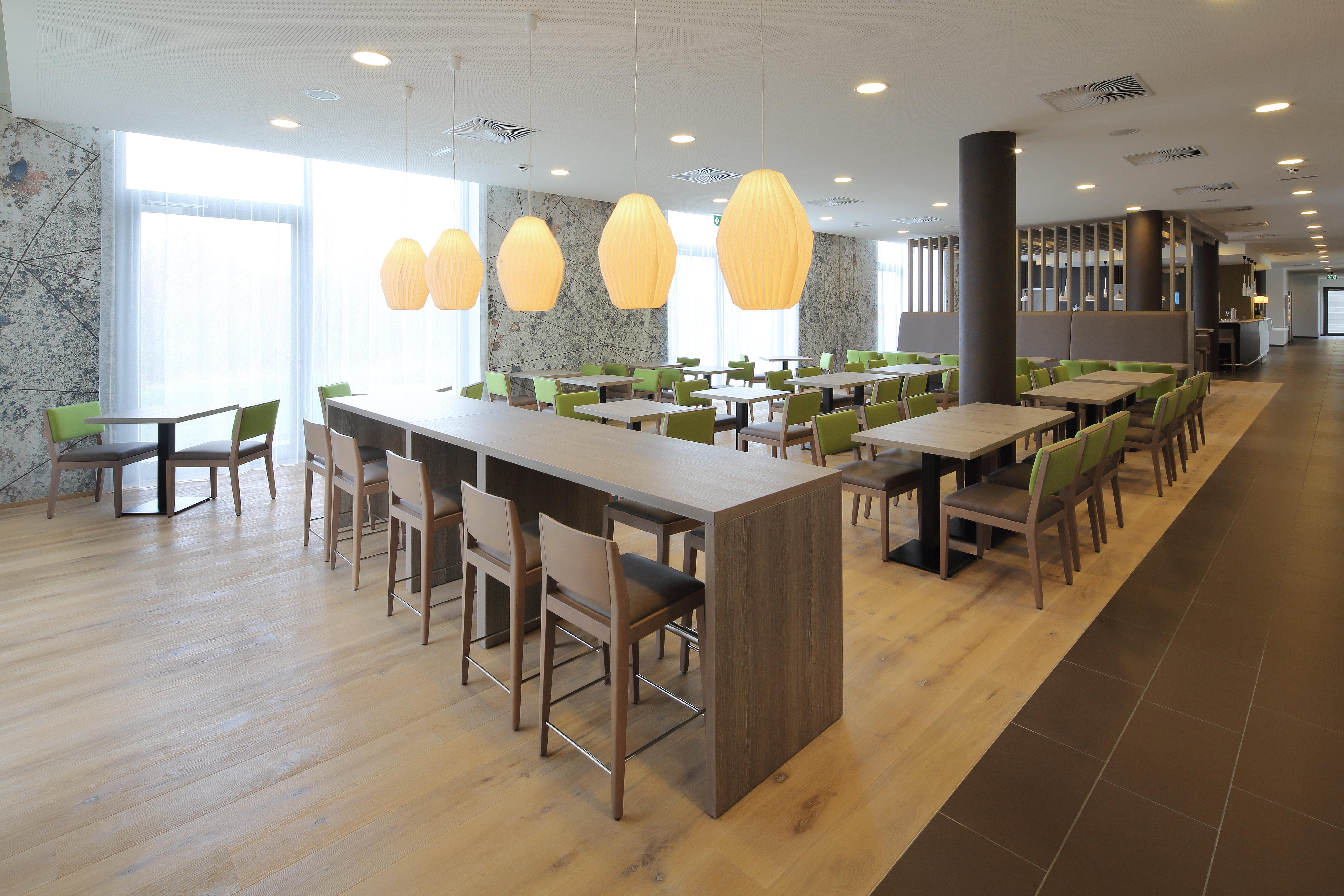 Express By Ihg Hotel
