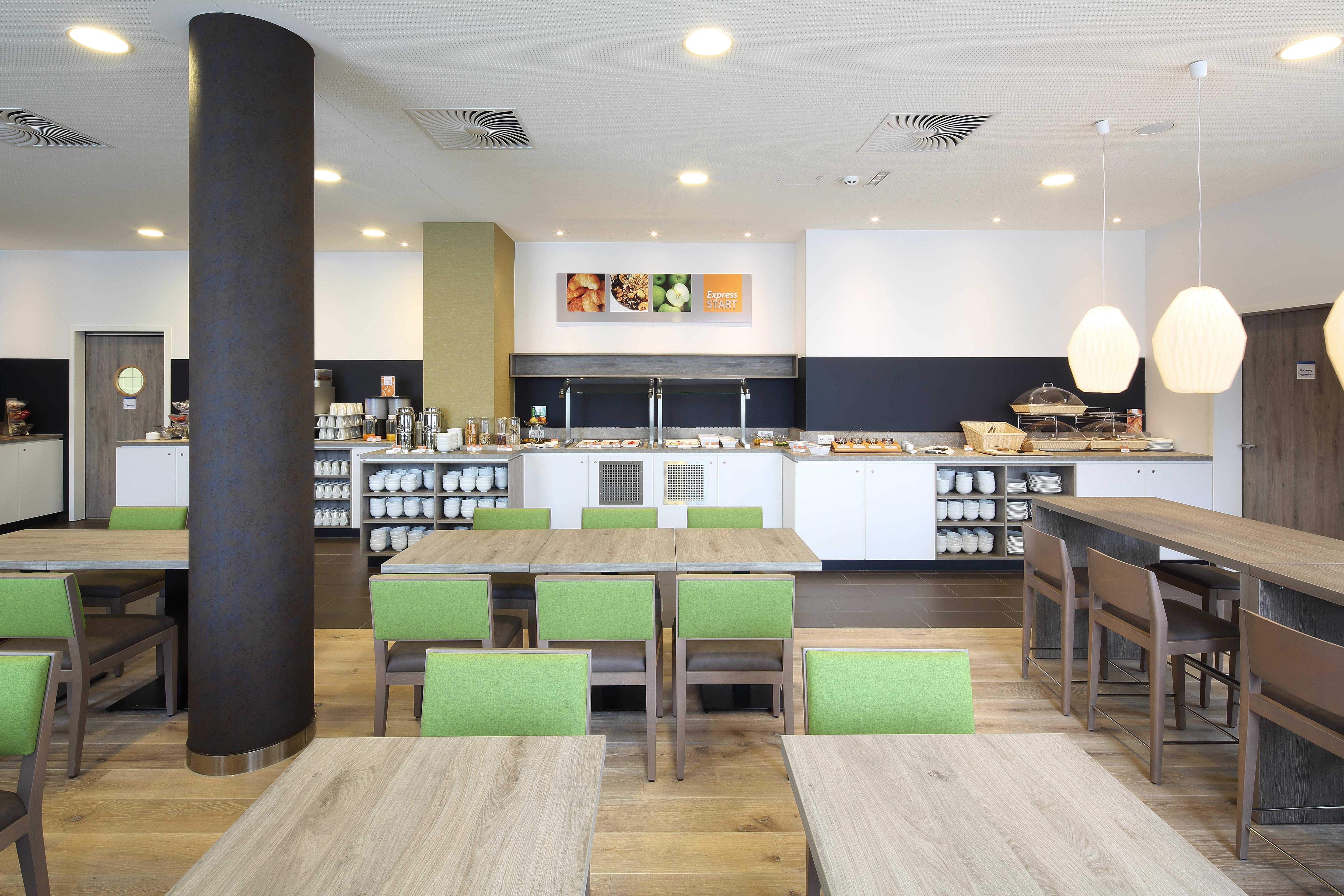 Express By Ihg Hotel