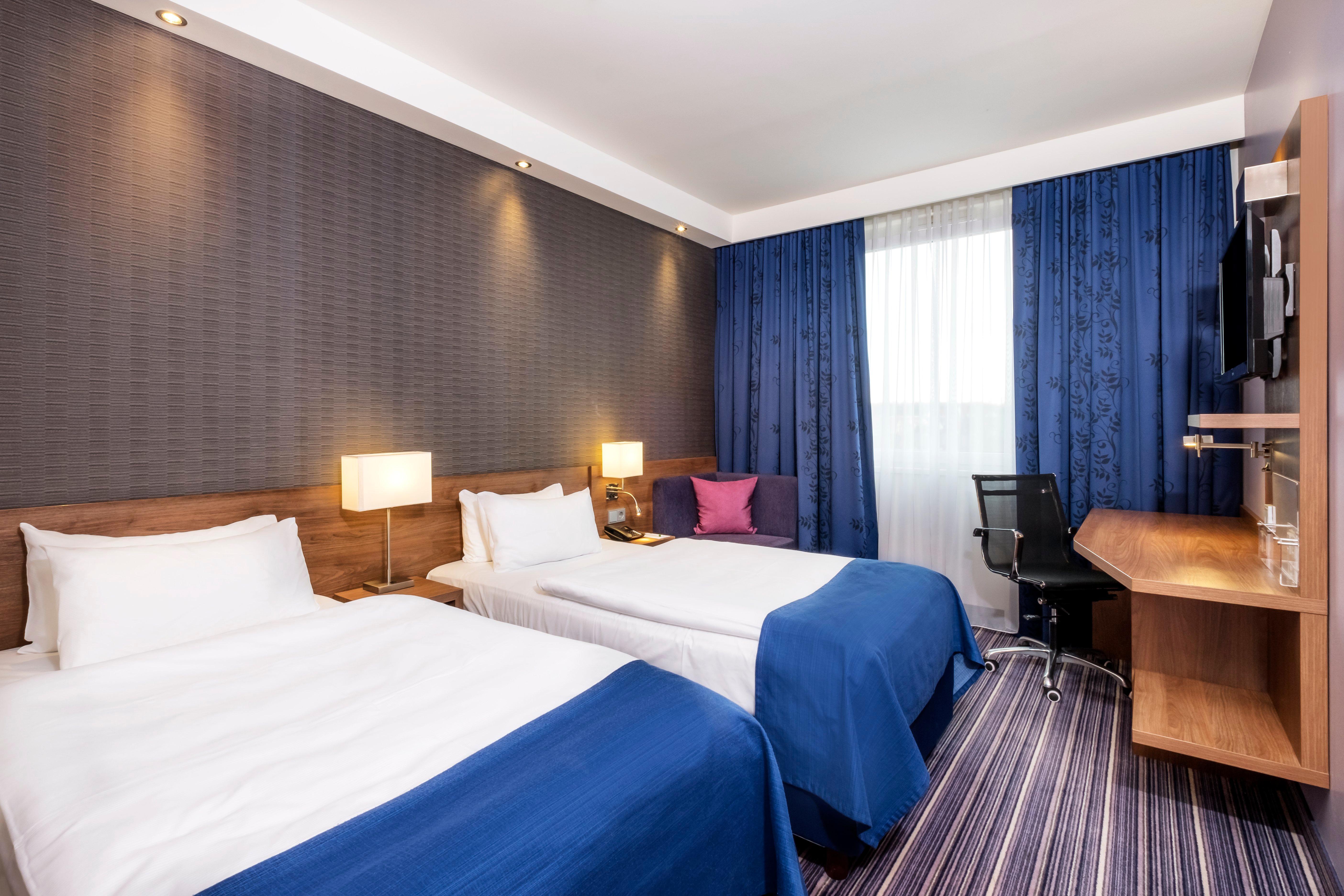 Express By Ihg Hotel FDH